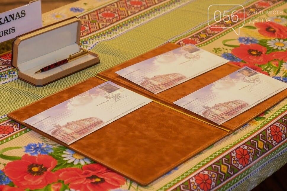  ������ 100-����� ������ �������� ��������� ���������� ����� ���� 