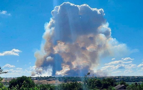 Під Херсоном палає склад окупантів, а вони у паніці розбігаються