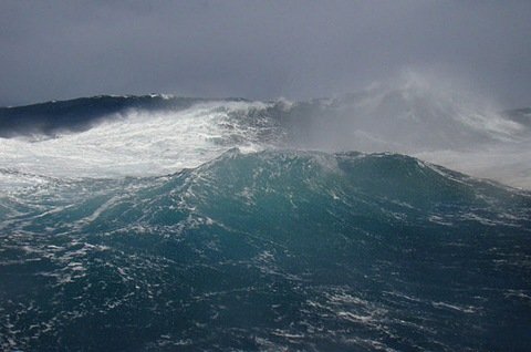 Через шторм у Чорному морі знаходиться лише один ворожий корабель