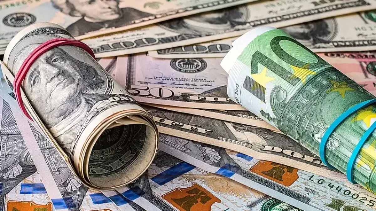 Курс валют в Україні на 3 травня: вартість долара, євро та злотого