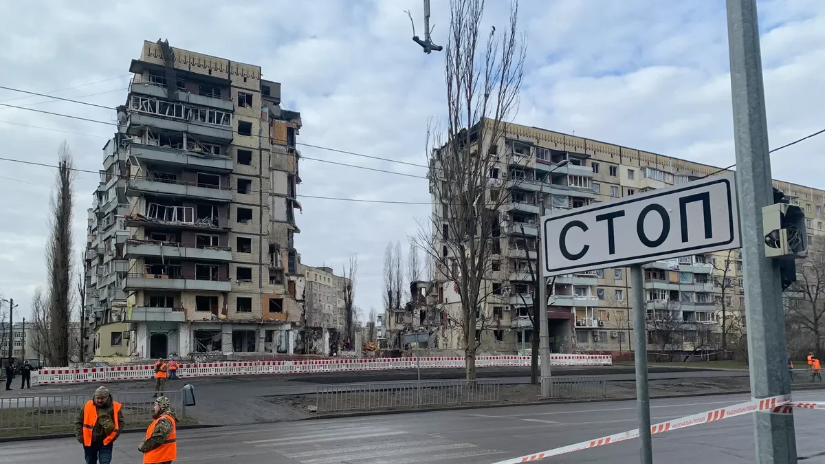 Ракетний удар по багатоповерхівці Дніпра: два тіла ідентифікувати не змогли