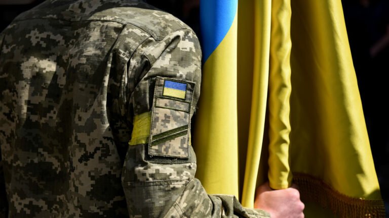Фронт або праця на економіку країни: українцям пропонують альтернативу тотальній мобілізації