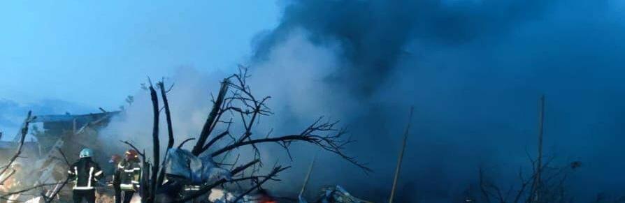 Вибухи в Дніпрі та області: з-під завалів будинку дістали чоловіка