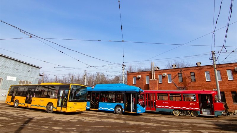 Зміни в русі: як у Дніпрі працює громадський транспорт 1 жовтня