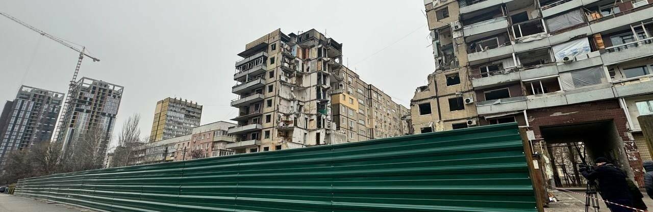 Розбір будівлі та відселення з квартир: у Дніпрі розпочали демонтаж будинку на Перемозі