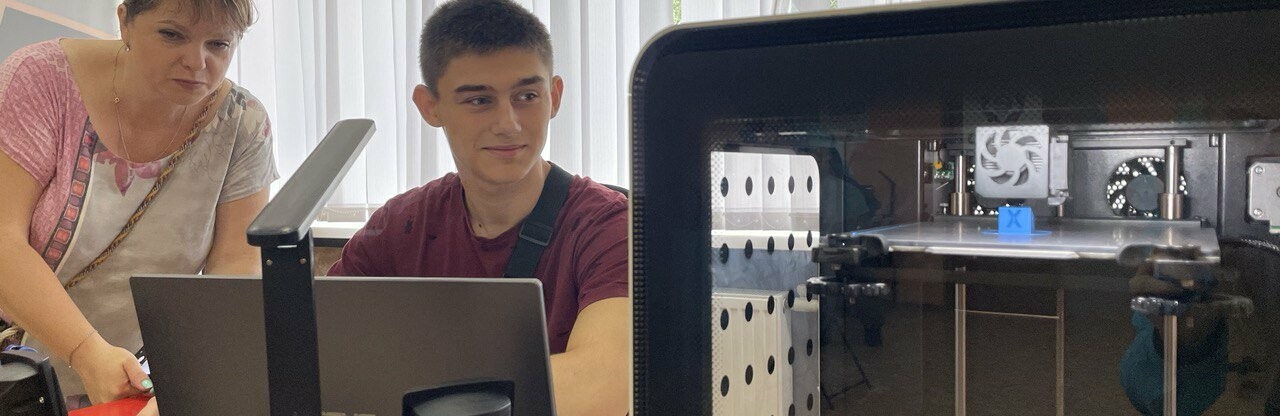 IT-курси, графічні планшети та ЗD лабораторія: у Дніпрі відкрили безкоштовну коворкінг-зону