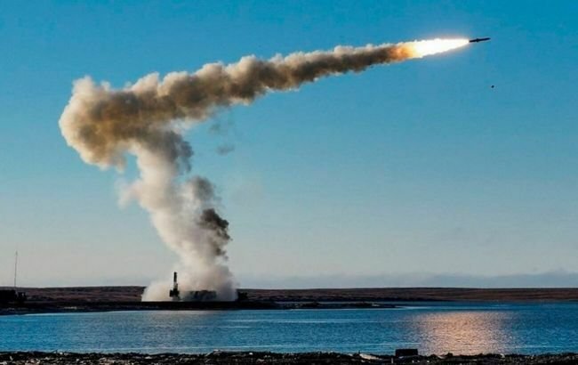 Окупанти накопичили в Криму 800 ракет для енергетичного терору України