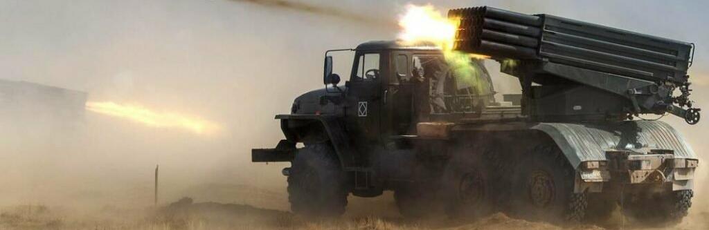 Постраждали двоє чоловіків та жінка: війська рф вдень обстріляли Нікополь