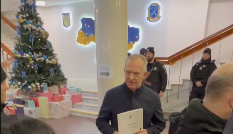 В лікарні Дніпра зробили подарунок сім'ям військових до Дня ЗСУ: деталі