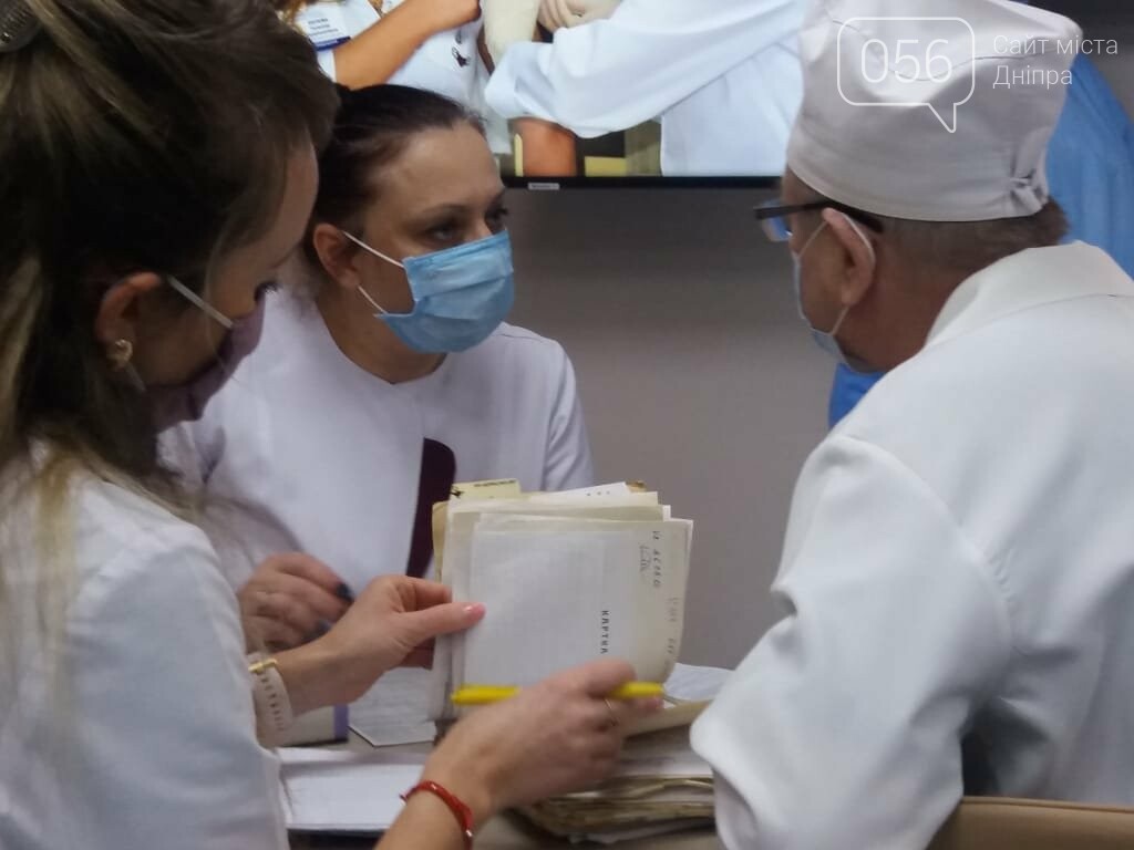 В Днепре еще 100 врачей больницы Мечникова вакцинировались от COVID-19, - ФОТО, ВИДЕО, фото-8