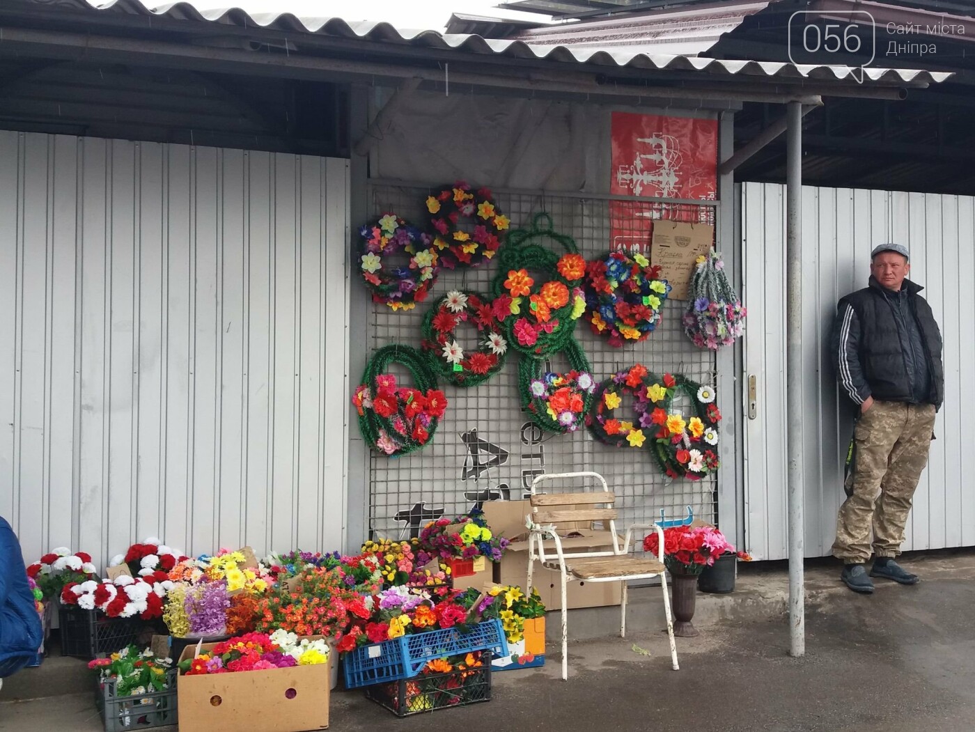 В Днепре произвели зачистку от пластиковой ритуальной атрибутики, - ФОТО, фото-9