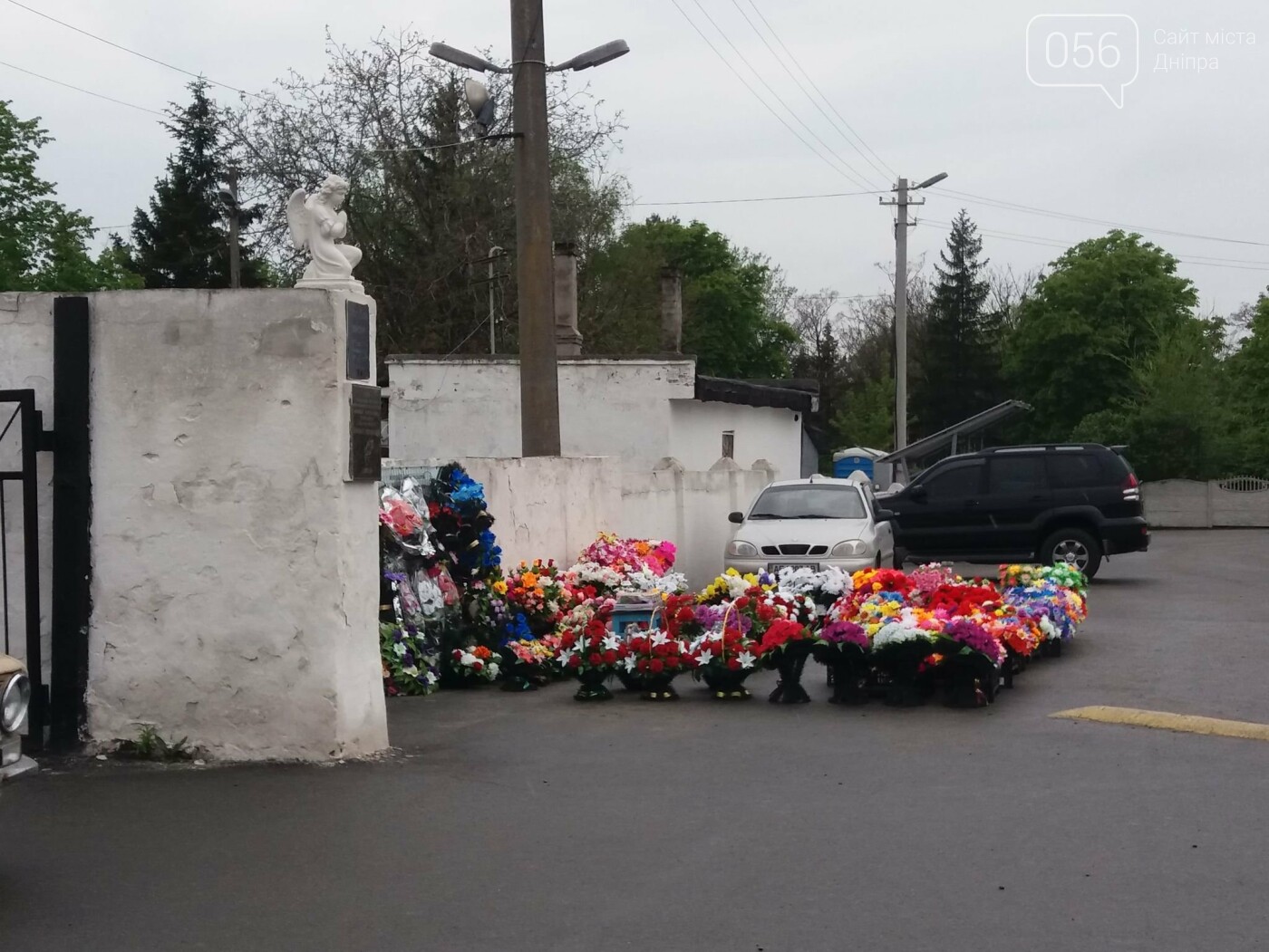 В Днепре произвели зачистку от пластиковой ритуальной атрибутики, - ФОТО, фото-12