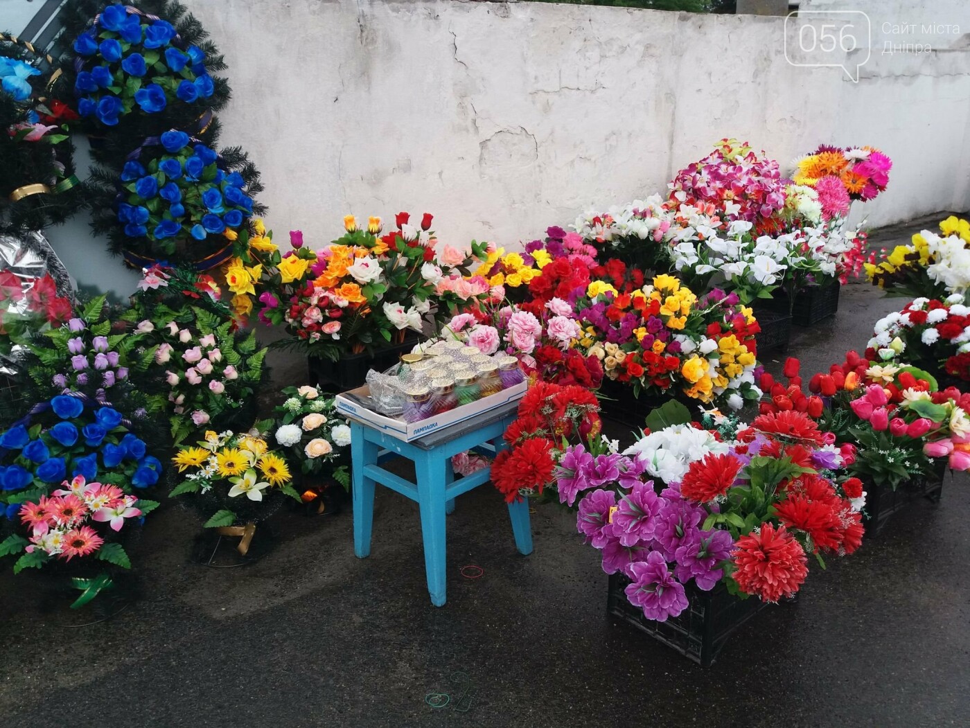 В Днепре произвели зачистку от пластиковой ритуальной атрибутики, - ФОТО, фото-2