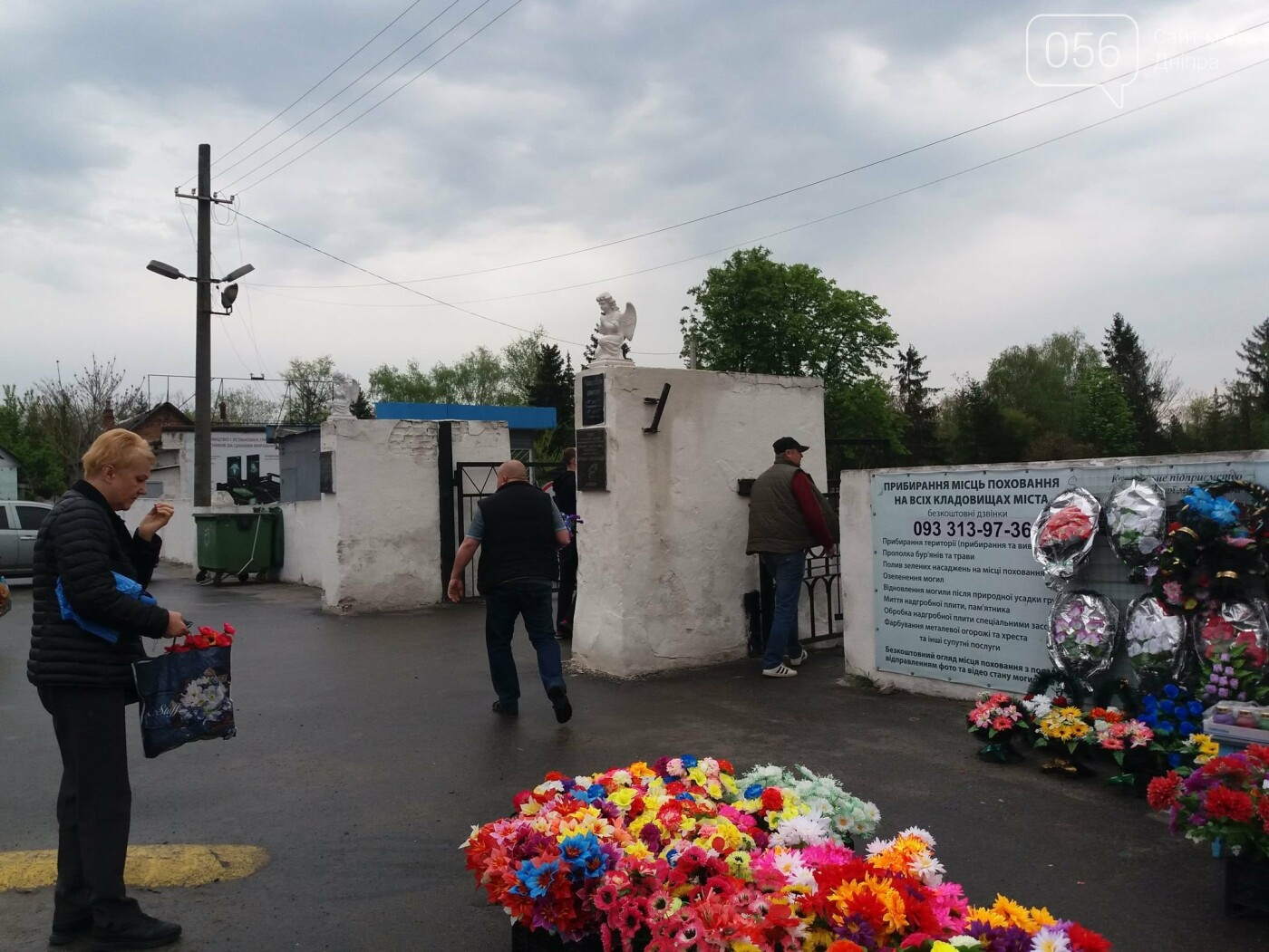 В Днепре произвели зачистку от пластиковой ритуальной атрибутики, - ФОТО, фото-11