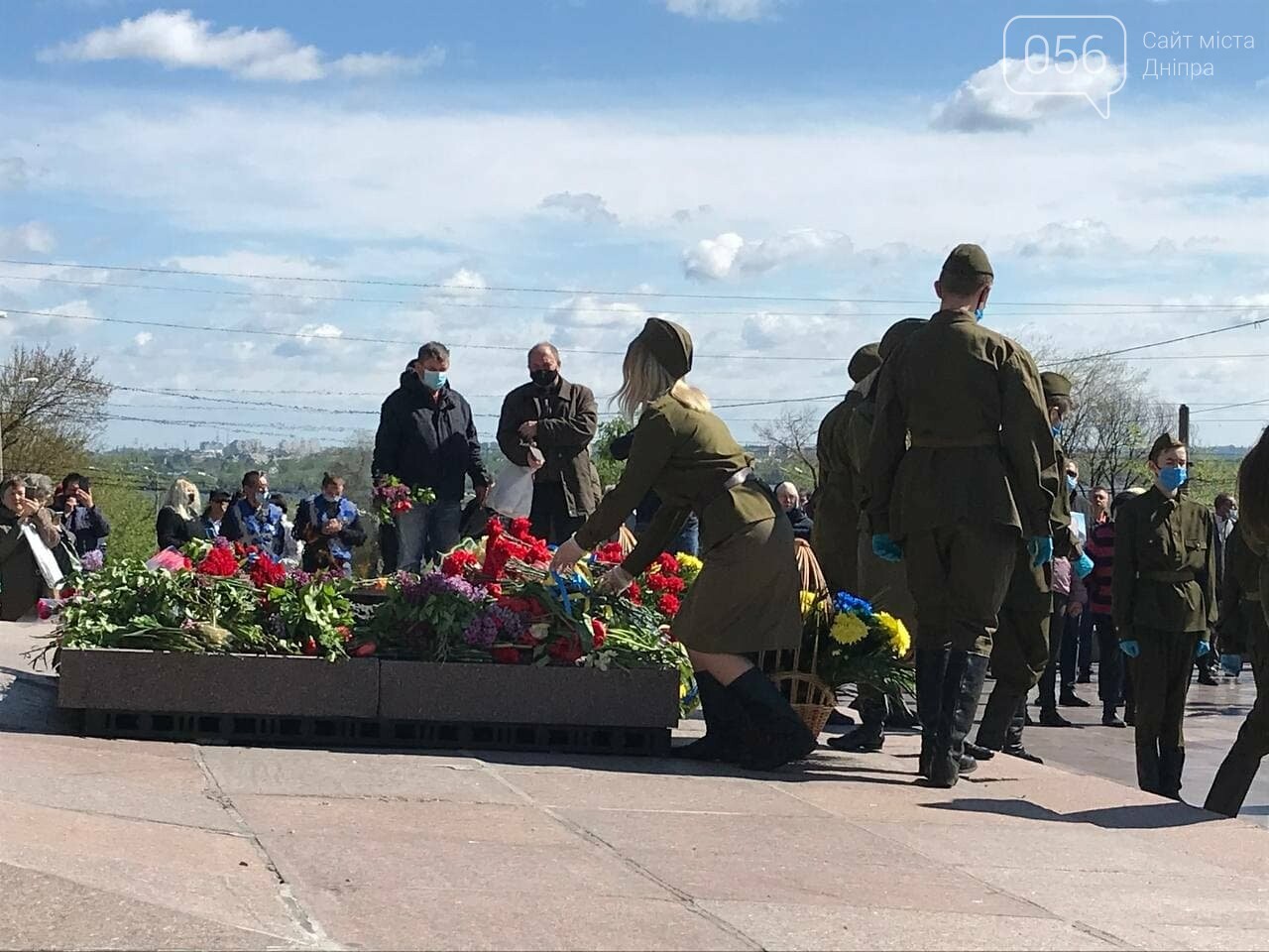 Именные значки и дети в советской форме: в Днепре Вилкул снова превратил праздник в пиар, фото-4