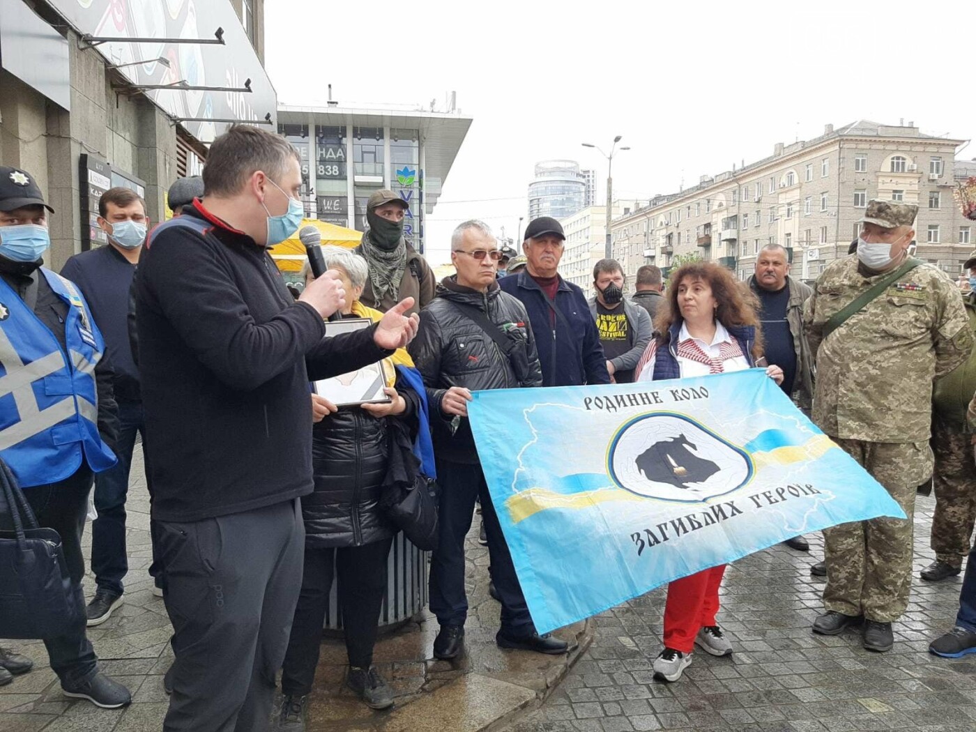 В Днепре требовали возврата льготного проезда и уважения к военным, - ФОТО, фото-4