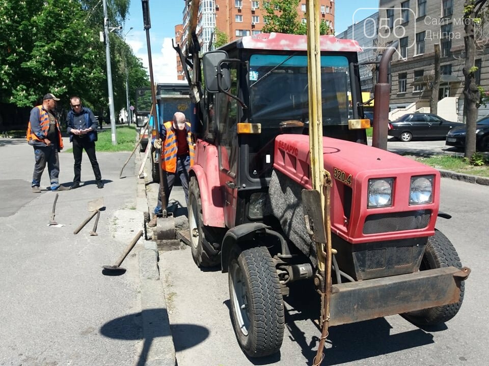 В Днепре после объявления штормового предупреждения коммунальщики прочистили все ливневки в городе, - ФОТО, ВИДЕО, фото-9