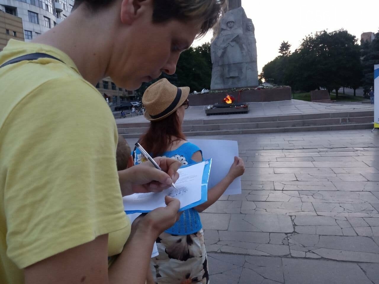 В Днепре активисты заявили, что победят Путина, - ФОТО, ВИДЕО, фото-13