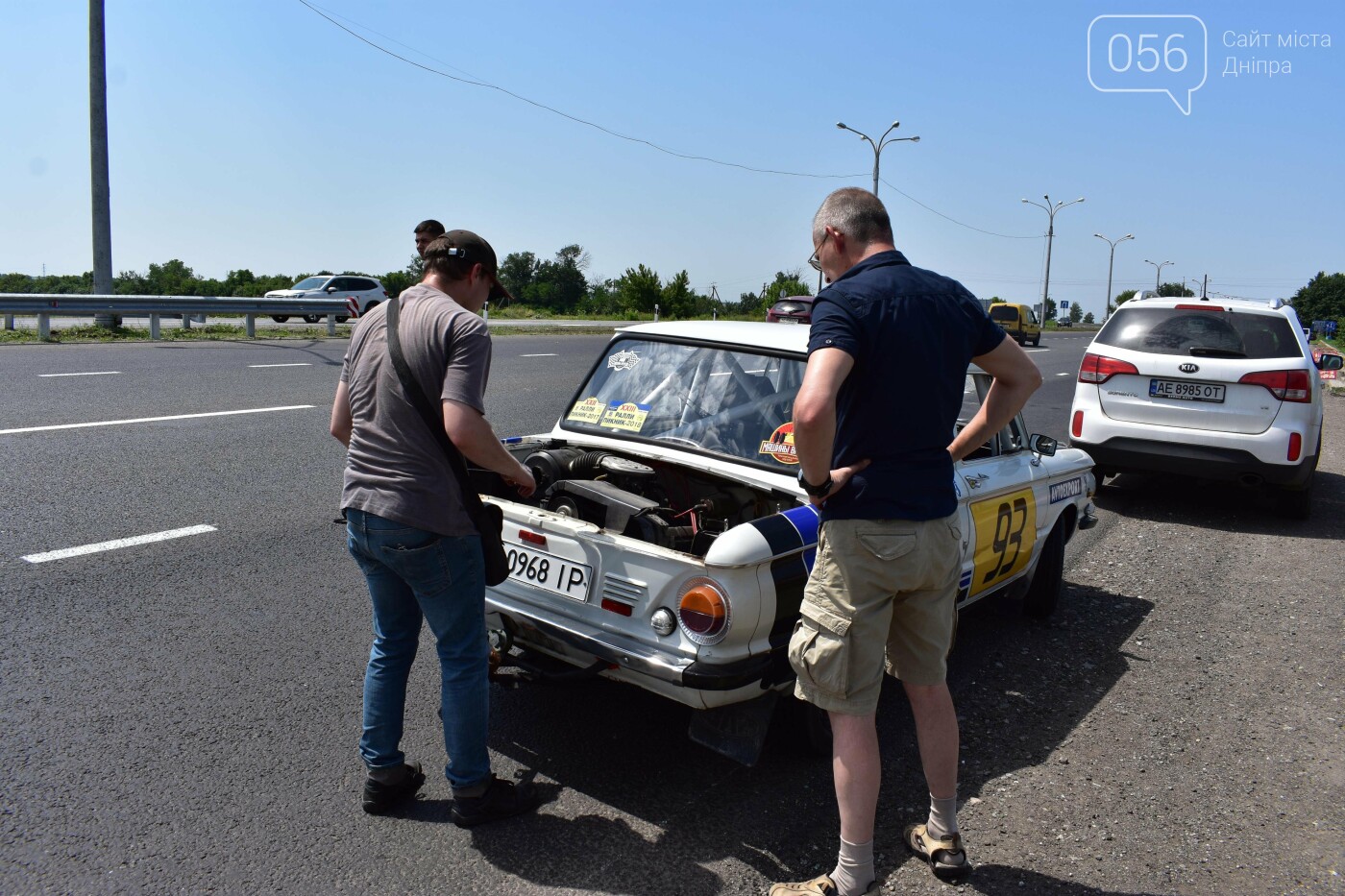 Обновленную трассу Днепр-Кривой Рог протестировали старые автомобили, - ФОТО, ВИДЕО, фото-7