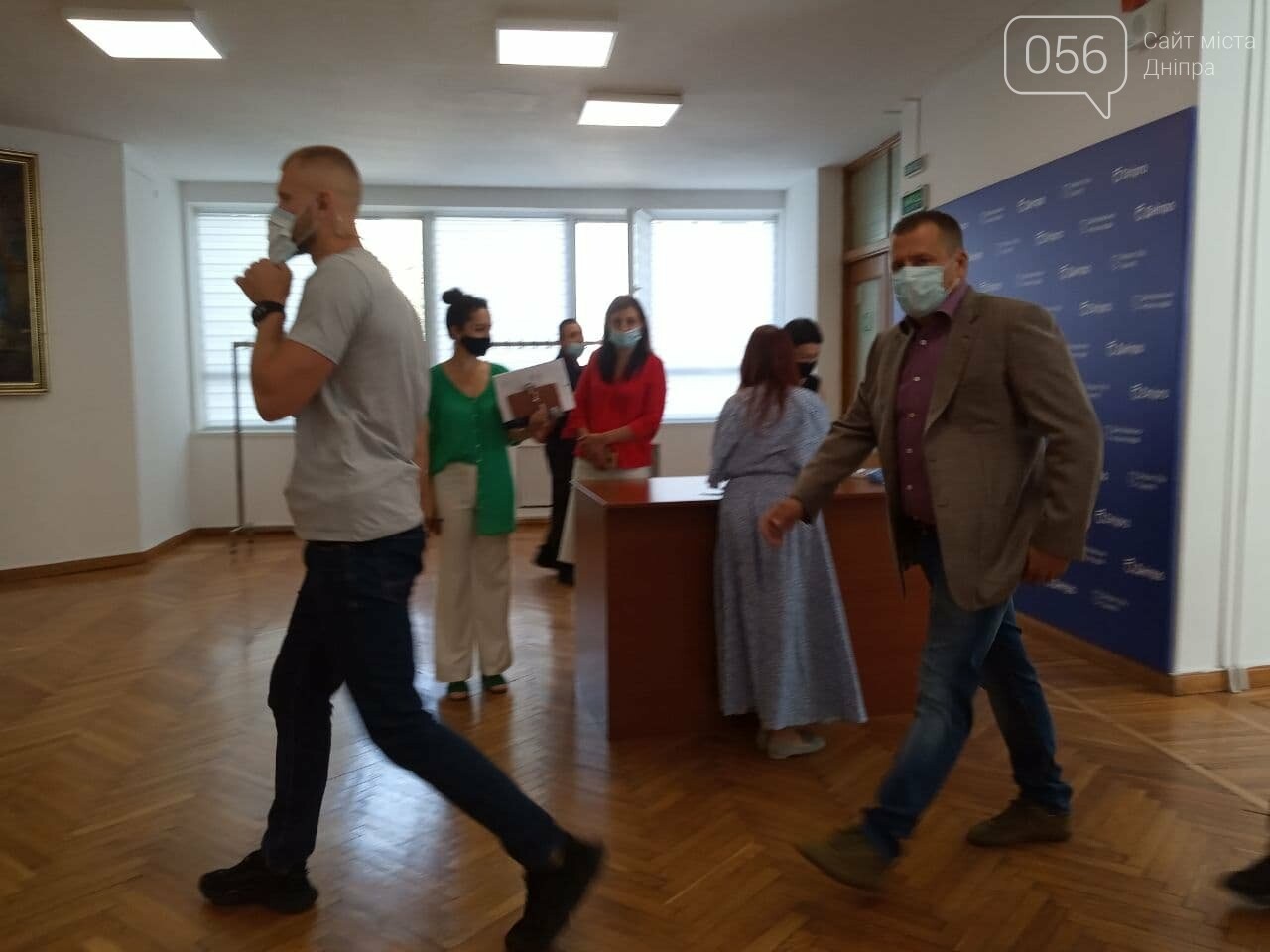 Мэр Днепра покинул сессионный зал не дождавшись конца заседания, - ФОТО, фото-5
