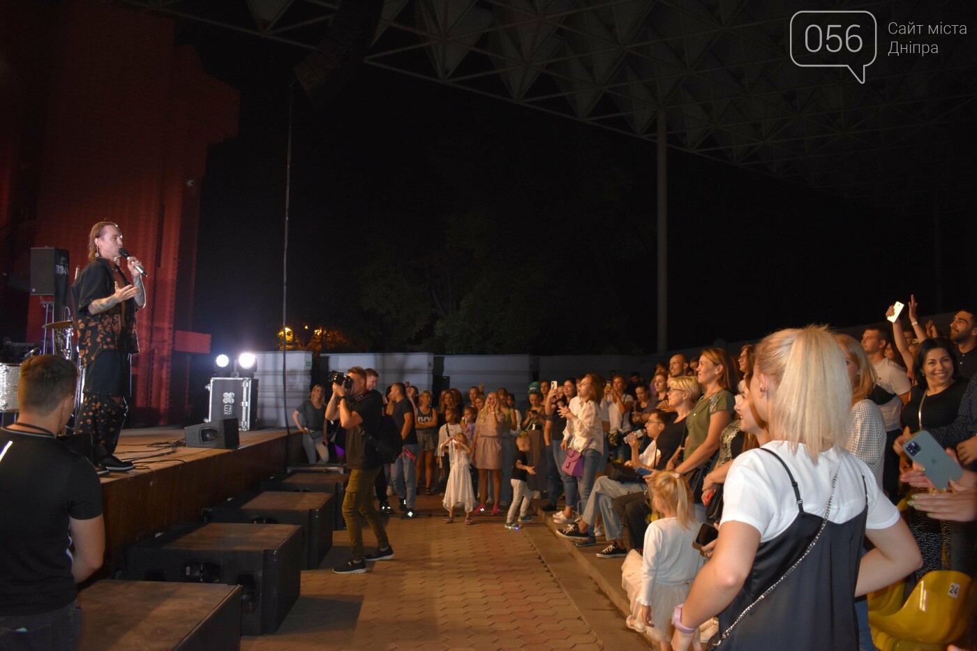 В центре Днепра тысячи людей сформировали энергетический шар и перезагрузились, - ФОТО, ВИДЕО, фото-26