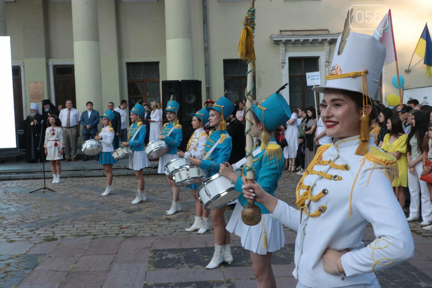 В одном из вузов Днепра состоялось торжественное посвящение в студенты: почти три тысячи абитуриентов приняли присягу, фото-3