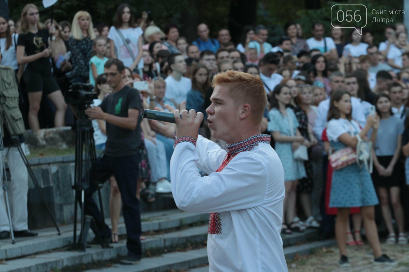 В одном из вузов Днепра состоялось торжественное посвящение в студенты: почти три тысячи абитуриентов приняли присягу, фото-12