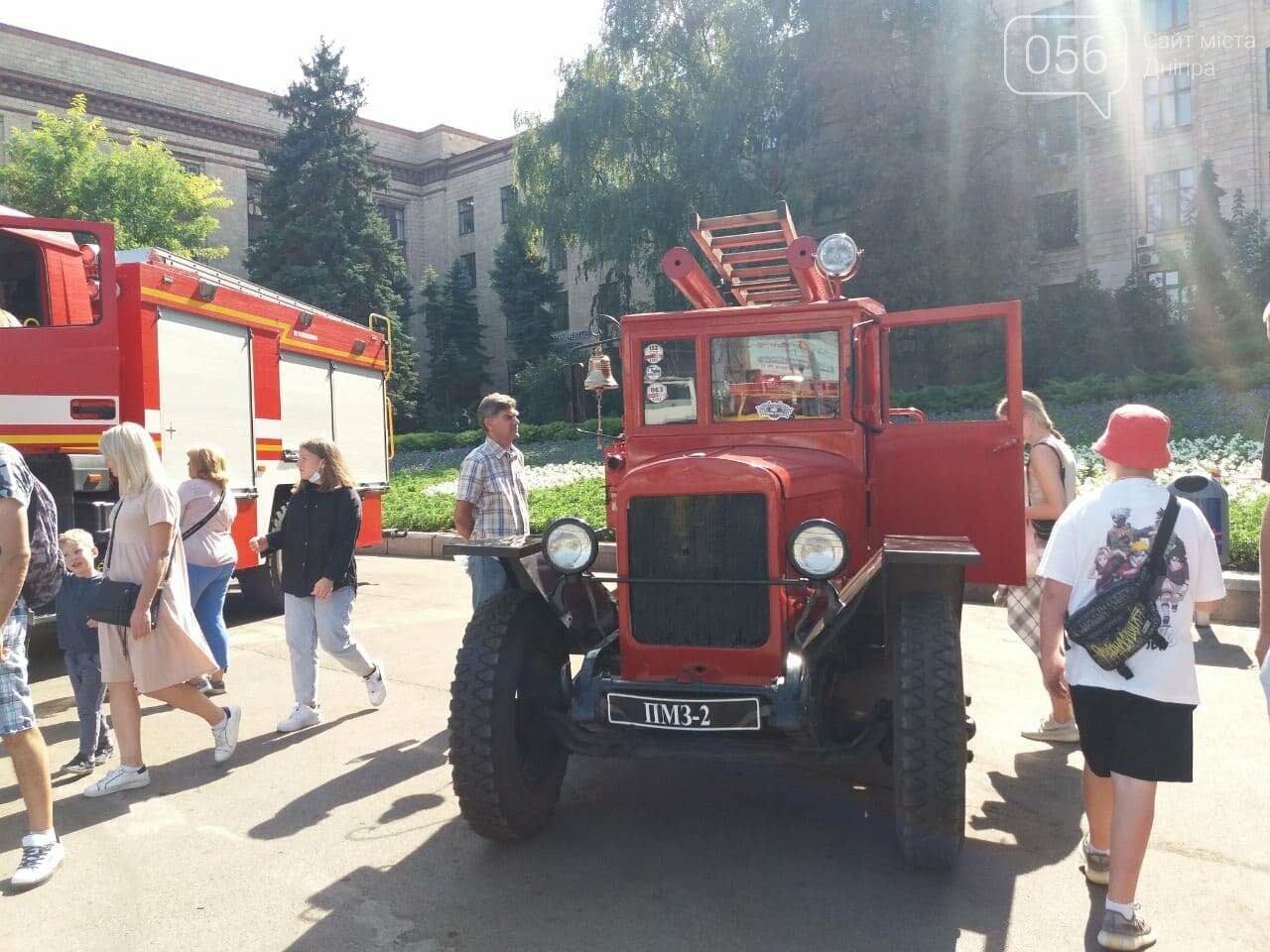 В центре Днепра ревели сигналы машин спасателей, — ФОТО, фото-1