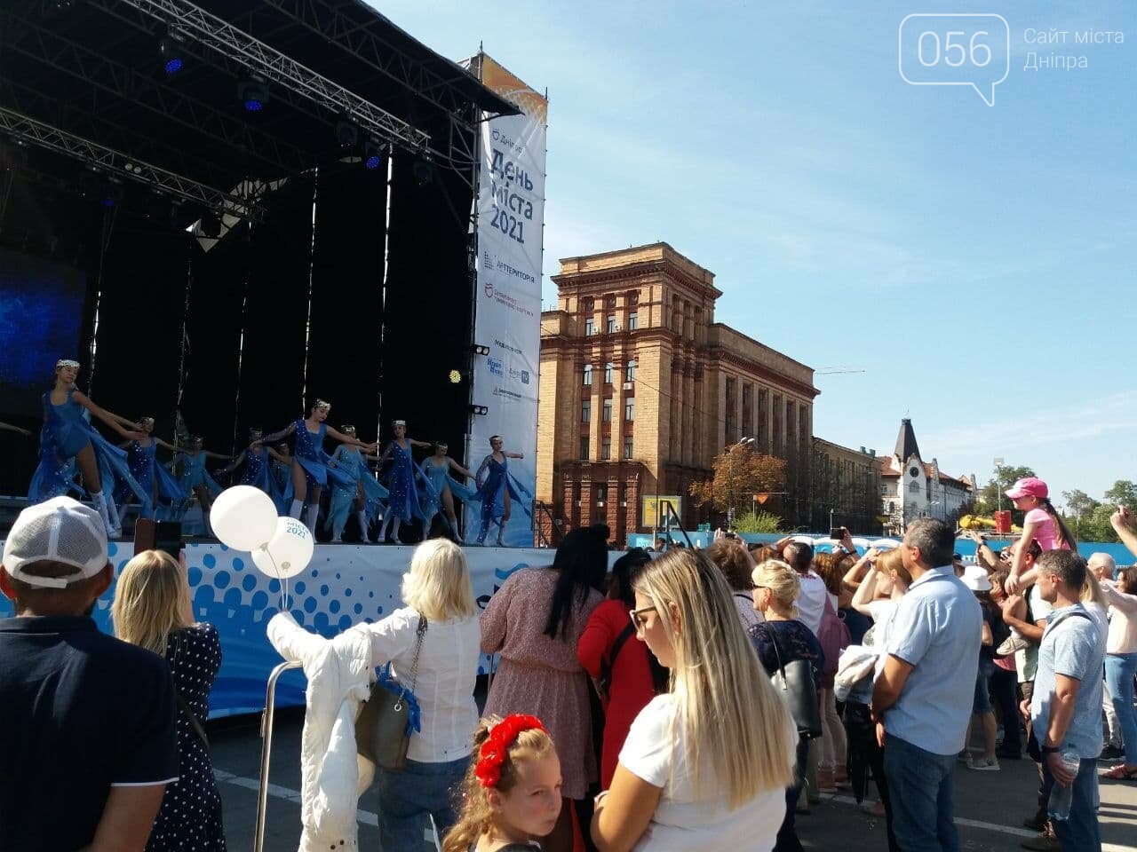 Более 1000 детей исполнили в центре Днепра песню о городе, - ФОТО, ВИДЕО, фото-13