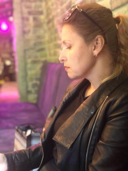 Логотип - Вікторія - Ворожіння на картах у Дніпрі: Таро, Ленорман, Містичний кіпер, Навчання Таро