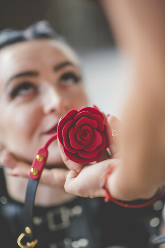 Кляп троянда з силікону та італійської шкіри Rose Ball Gag UPKO - Изображение 8