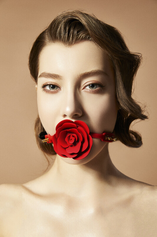 Кляп троянда з силікону та італійської шкіри Rose Ball Gag UPKO червоний - Изображение 7