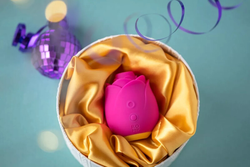 Вакуумний стимулятор клітора Romp Rose у вигляді троянди, рожевий - Изображение 6