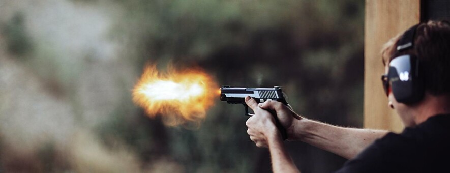 Звуки артиллерии. Пламя выстрела. Пистолетный выстрел. Артиллерия звуки выстрелов. Звуковой выстрел игра.