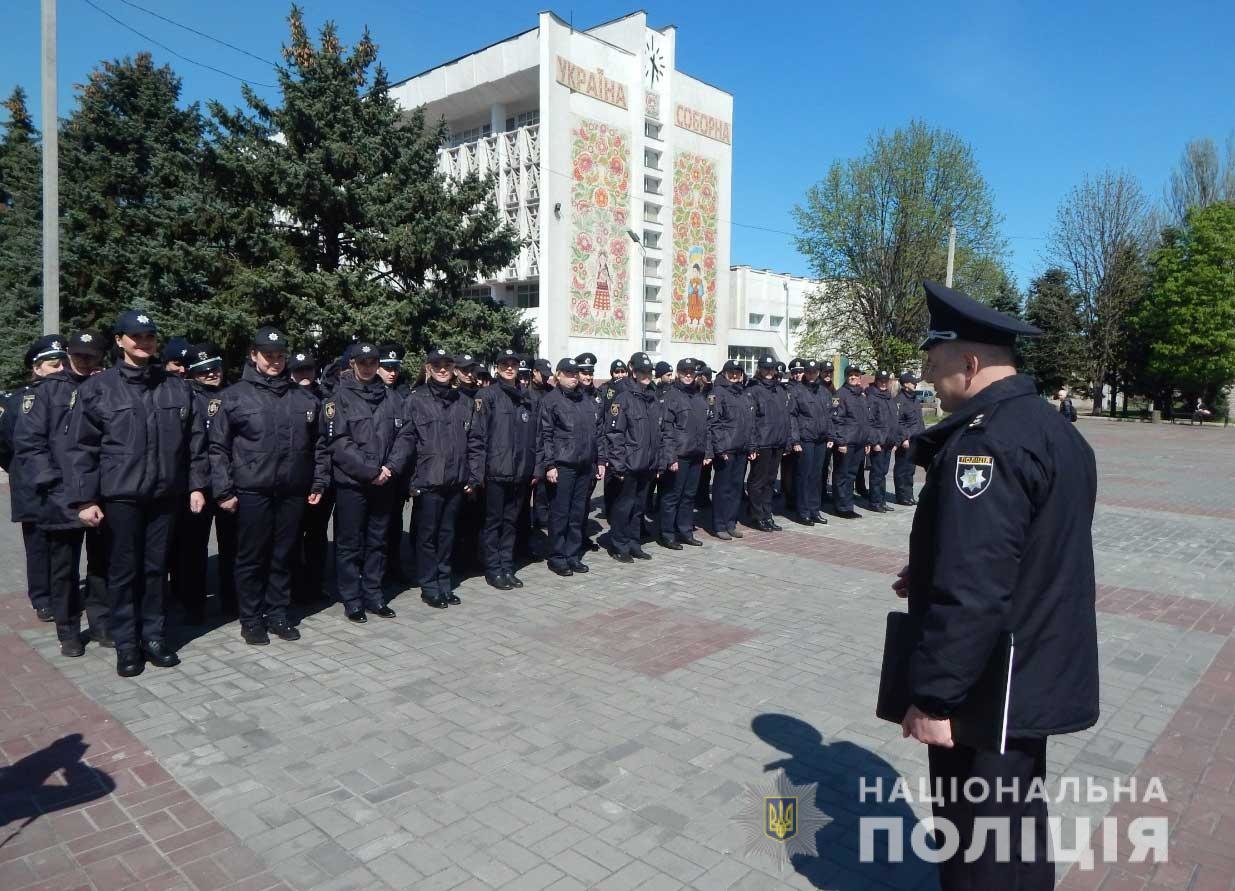 На Днепропетровщине полиция взяла под охрану все избирательные участки, - ФОТО