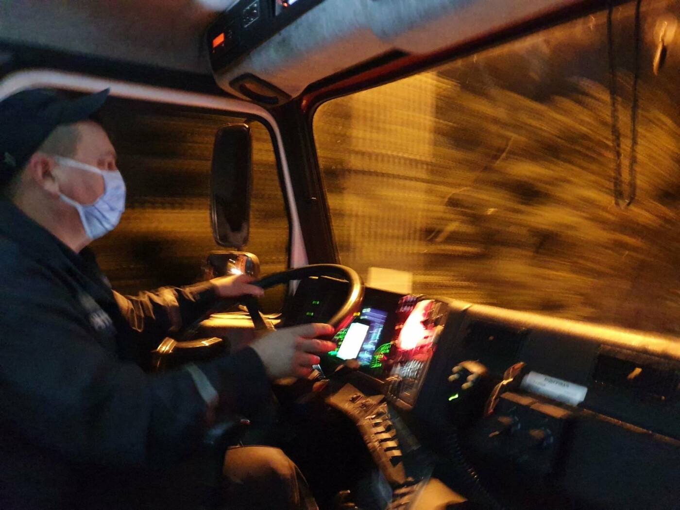 В Днепре спасатели продезинфицировали улицы перед выборами, - ФОТО, фото-3