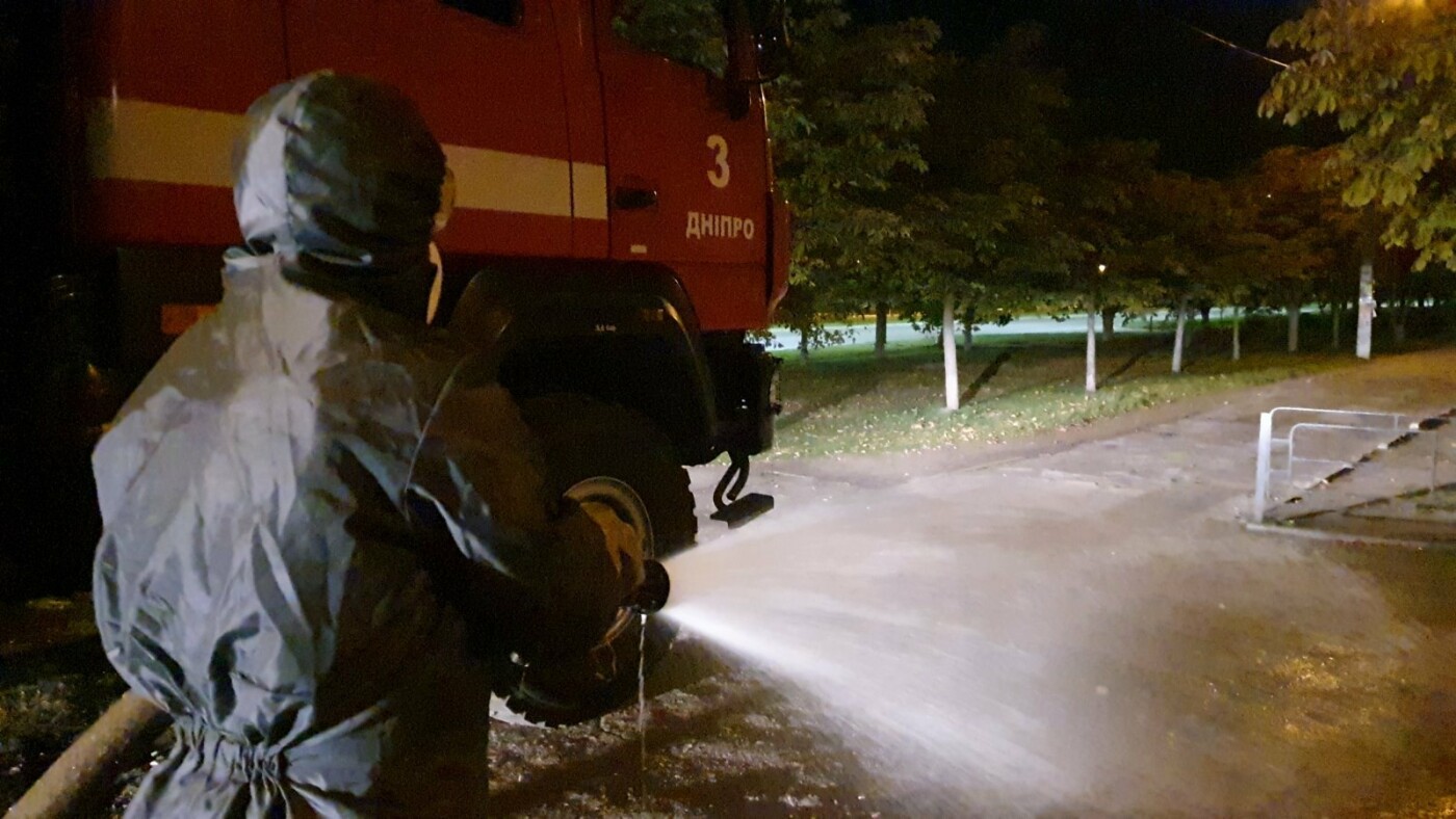 В Днепре спасатели продезинфицировали улицы перед выборами, - ФОТО, фото-1