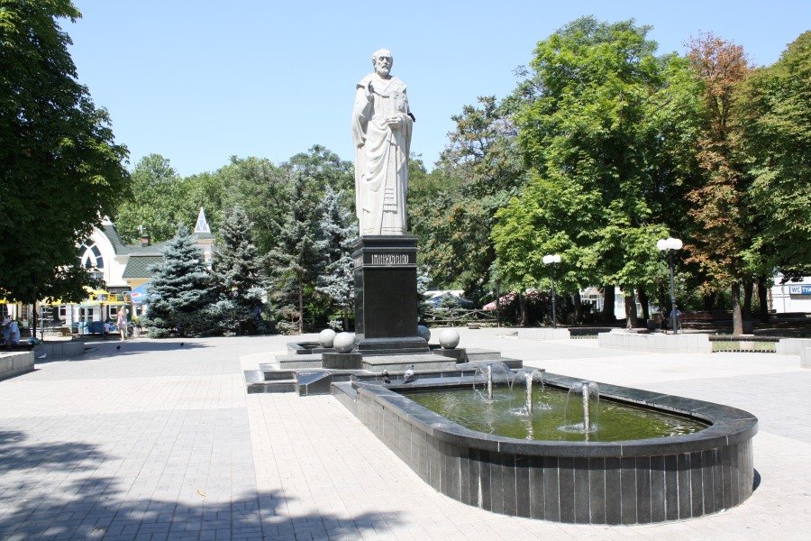 Пам'ятник Святому Миколаю в місті кораблів Пам'ятник Святому Миколаю в місті кораблів