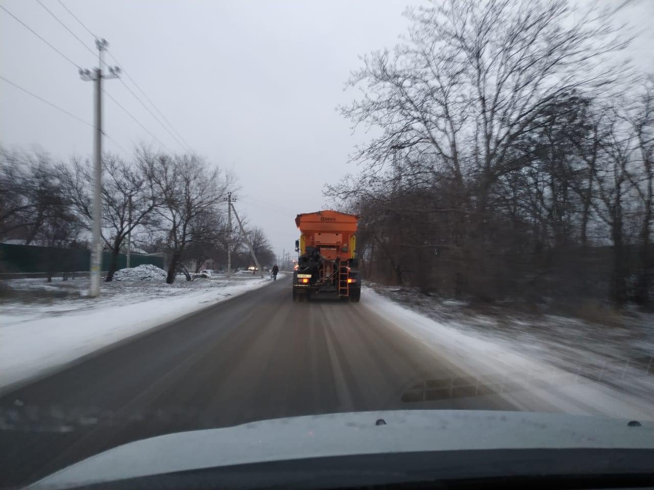 В Днепр пришёл снег: на дорогах работает спецтехника , фото-3