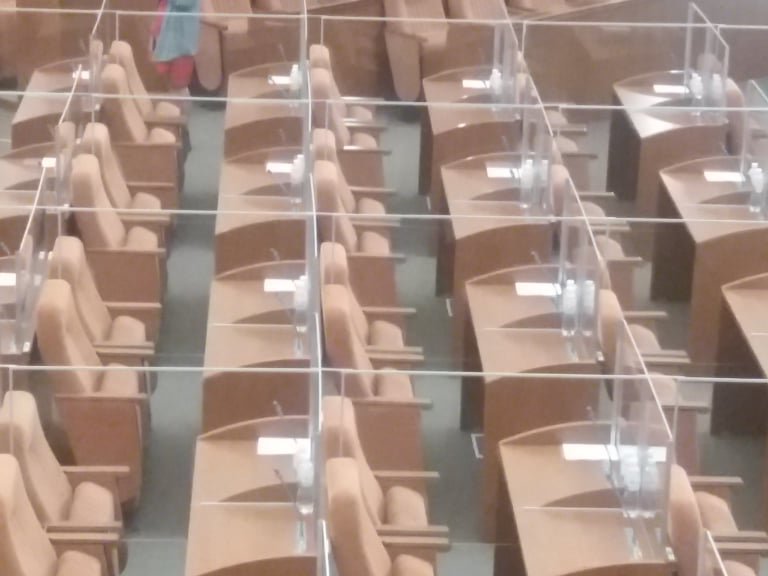 Как днепровские депутаты в "боксах" за 50 минут 306 вопросов решали, фото-3