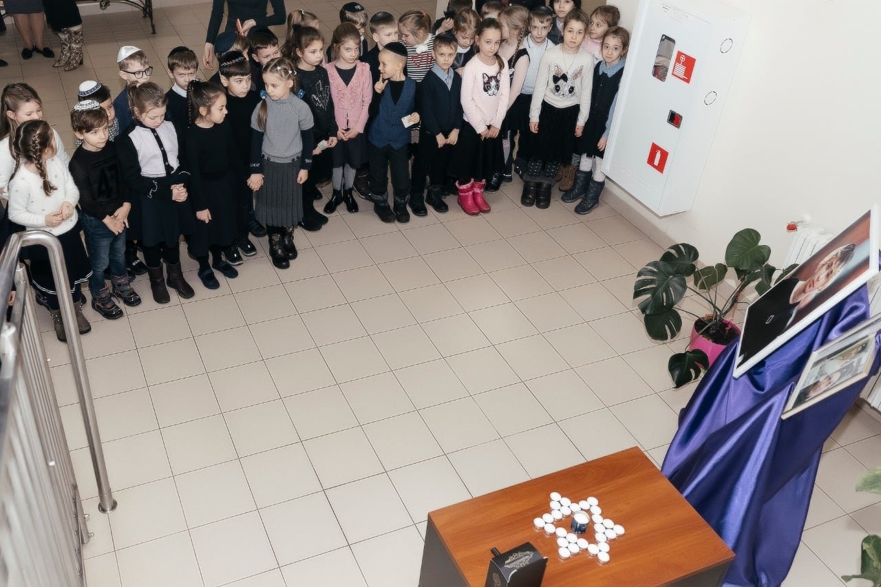 В Кривом Роге зажигали свечи и молились в память о погибшем сыне Геннадия Корбана, - ВИДЕО, фото-1