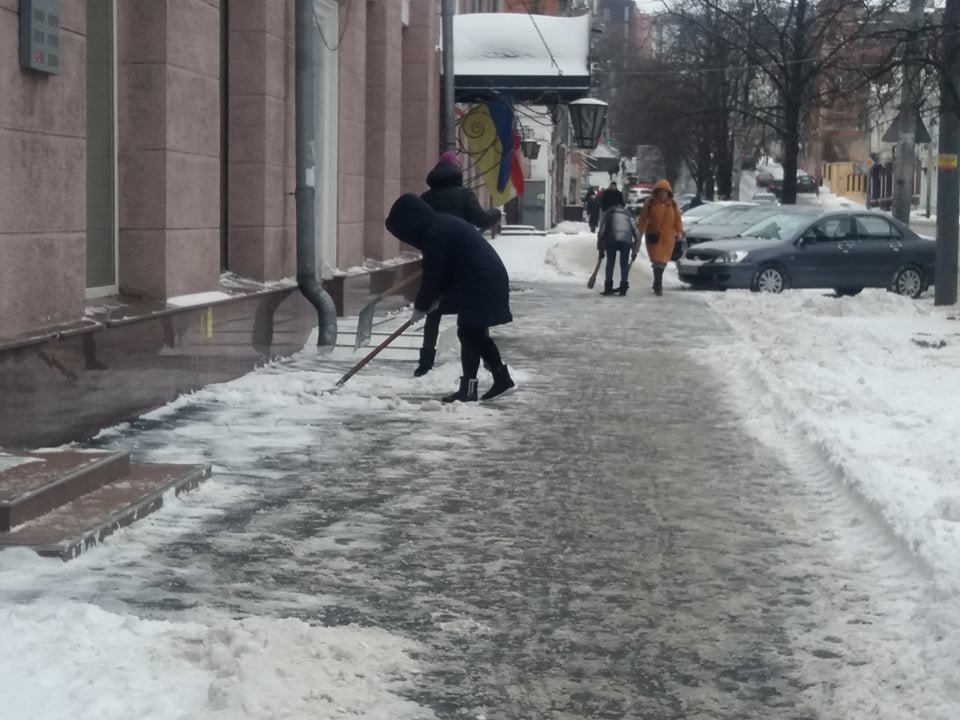 Как в Днепре справляются с прошедшим снегопадом и ледяным дождем (ФОТО), фото-2