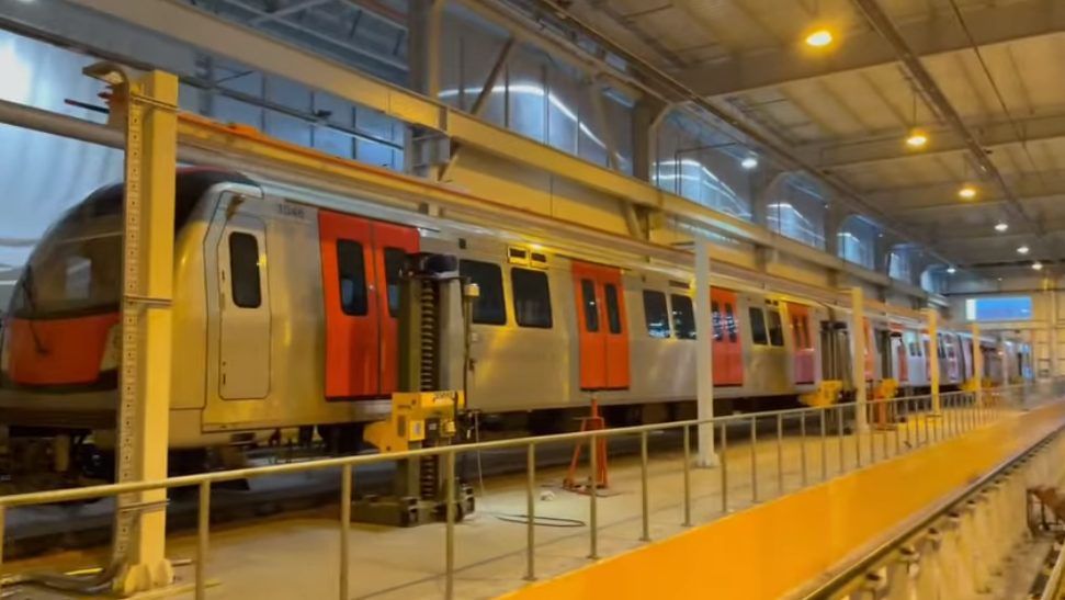 Один состав в метро Днепра сможет за раз перевозить до тысячи человек, фото-1