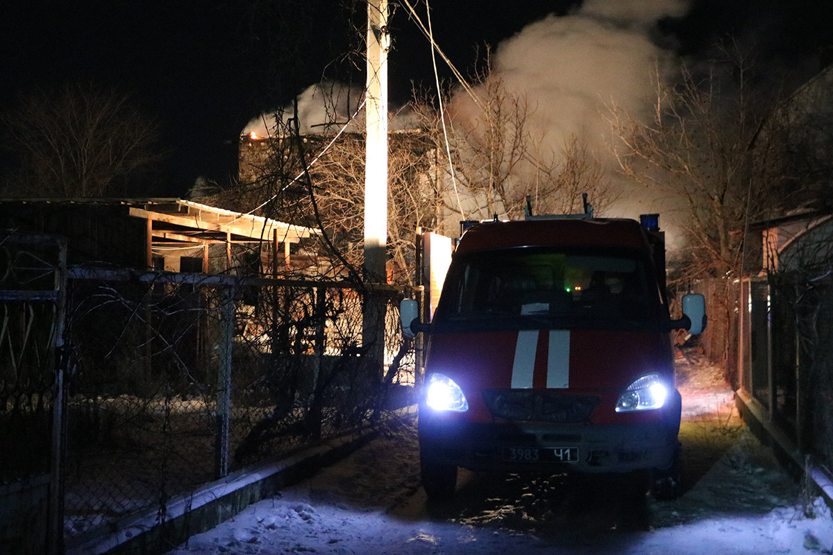 В Днепре 20 спасателей тушили дачу (ФОТО), фото-2