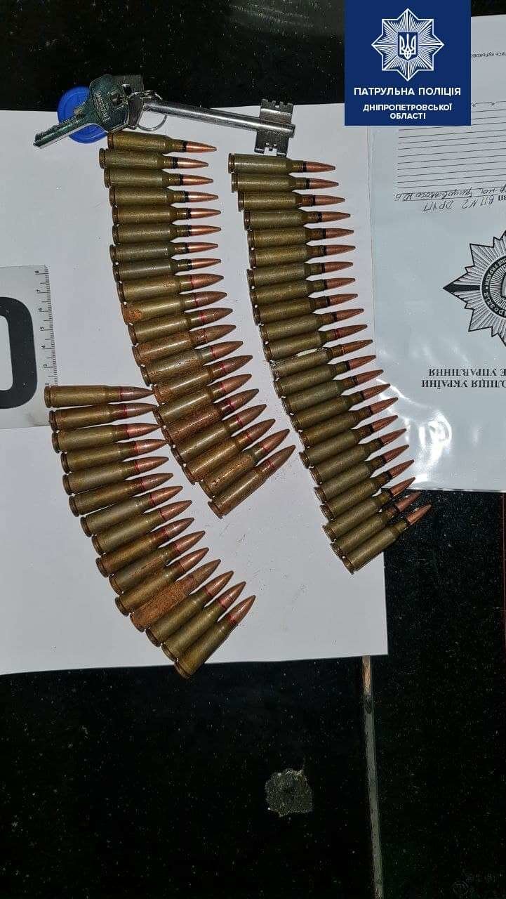 В Днепре преступник в розыске "попался" с боевыми патронами на детской площадке, фото-1