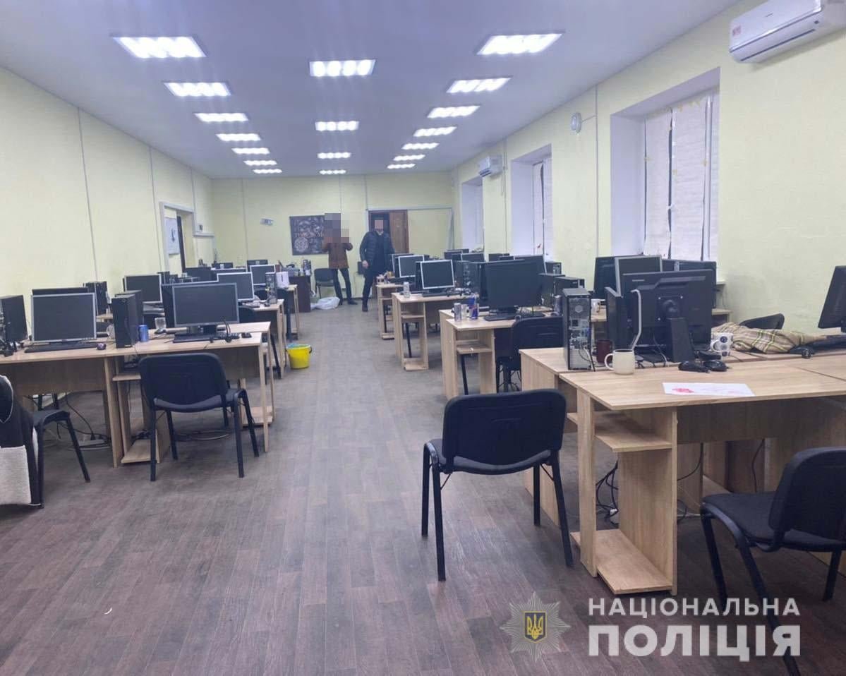 Под Днепром прикрыли еще один "черный" call-центр, фото-1
