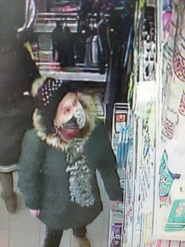 Не смущают даже камеры: в Днепре бесцеремонно воруют из магазинов, - ВИДЕО, фото-1