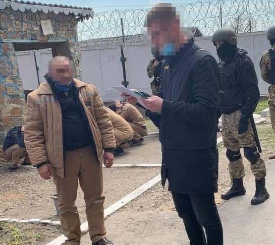 Под Днепром 250 полицейских провели спецоперацию: поймали "смотрящего" и банду вымогателей, фото-1