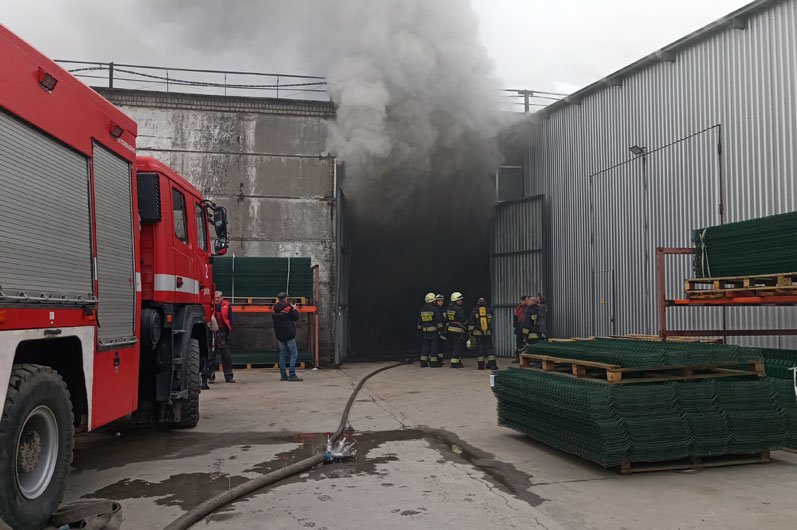 В Днепре произошел огромный пожар на производстве: подробности, фото-3