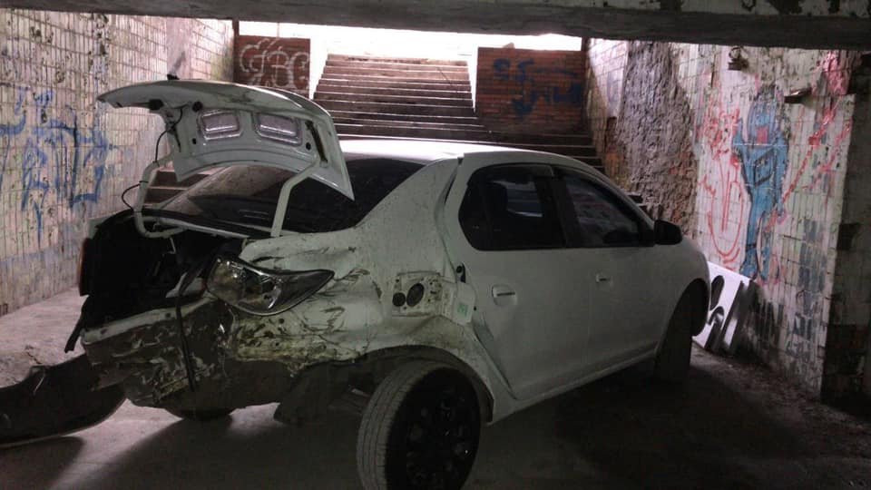 Арендовал, разбил и убежал: подробности об автомобиле в подземном переходе Днепра, фото-2